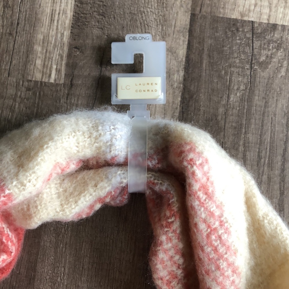 LC Lauren Conrad Oblong Blanket Scarf Pink Neutral New - Picture 5 of 6